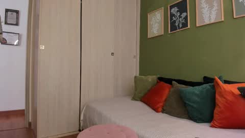 Karlye online show from October 2025 04:19:01 PM