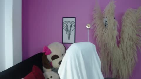 KARLYE online show from October 2025 02:31:01 AM