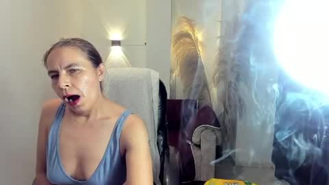 KARLYE online show from May 2026 03:58:01 AM