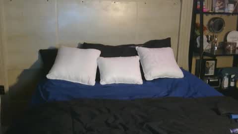 Karlykox online show from May 2026 05:00:01 PM