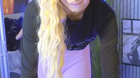 Julia online show from July 2026 07:28:02 PM