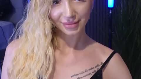 Julia online show from July 2026 07:38:02 PM