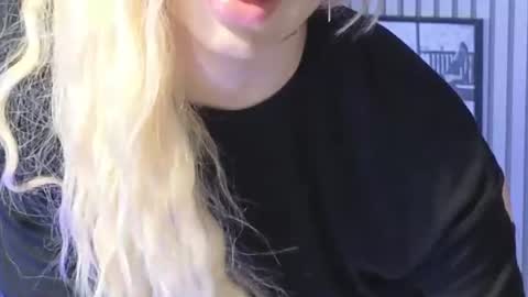 Julia online show from July 2026 07:45:01 PM