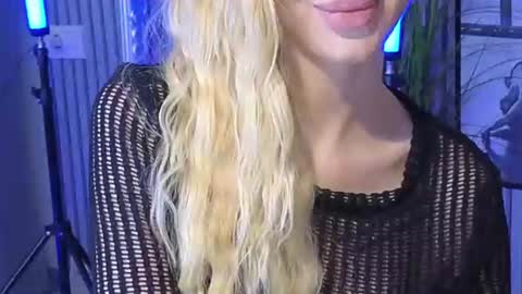 Julia online show from July 2026 07:43:02 PM