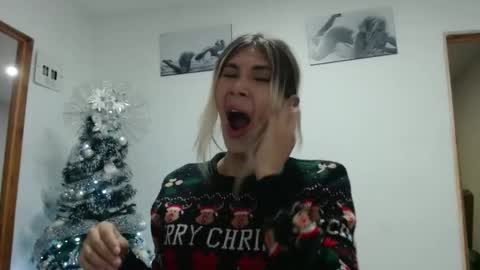 karol28g online show from December 2024 02:42:01 AM