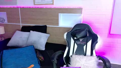 KAROL SCOTT online show from May 2026 11:43:01 PM