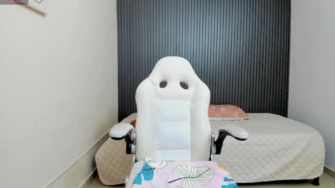 katalina online show from April 2026 10:25:01 AM