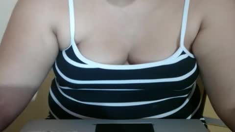 Snapshot of karolbb21 chatting on February 2026 01:28:02 PM karolbb21 online show from February 2026 01:28:02 PM