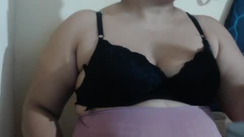 Snapshot of karolbb21 chatting on April 2026 02:31:01 PM karolbb21 online show from April 2026 02:31:01 PM