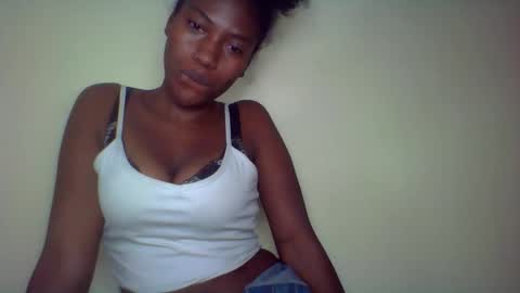 karoliee online show from April 2026 08:57:02 PM