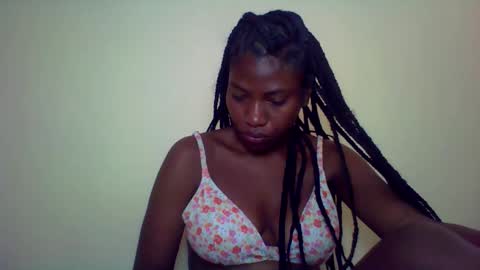 karoliee online show from May 2026 06:42:02 AM