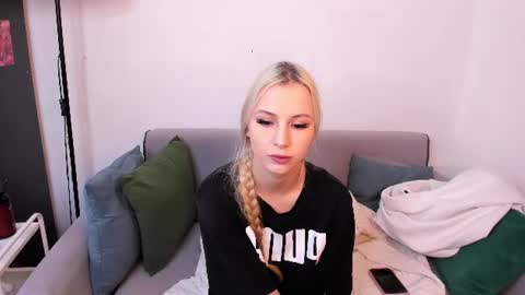 karolina_brand online show from July 2026 02:25:01 AM