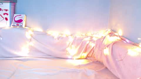 Snapshot of karolina_hottie_ chatting on February 2025 03:12:01 AM Kira online show from February 2025 03:12:01 AM