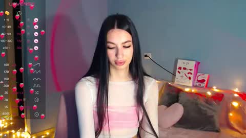 Snapshot of karolina_hottie_ chatting on October 2025 01:52:02 AM Kira online show from October 2025 01:52:02 AM