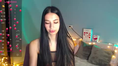 Snapshot of karolina_hottie_ chatting on November 2025 01:51:02 AM Kira online show from November 2025 01:51:02 AM