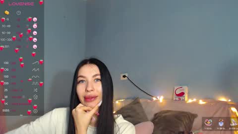 Snapshot of karolina_hottie_ chatting on November 2025 05:30:02 AM Kira online show from November 2025 05:30:02 AM