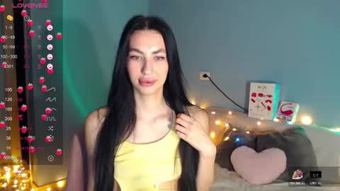 Kira online show from November 2025 02:43:02 AM