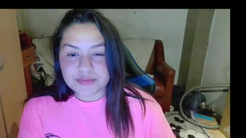 karolina_j online show from April 2026 11:32:01 PM