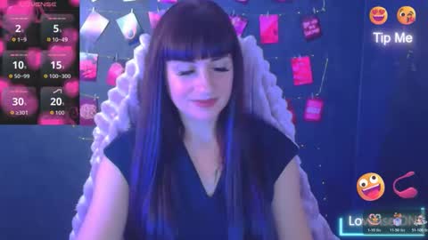 Caroline online show from October 2025 06:32:02 AM