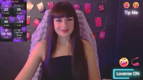 Caroline online show from October 2025 06:41:02 AM
