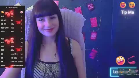 Caroline online show from November 2025 07:18:02 AM