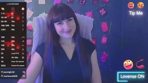 Caroline online show from November 2025 03:35:01 PM