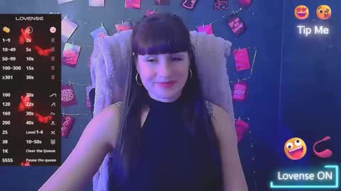 Caroline online show from November 2025 10:07:01 AM