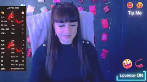 Caroline online show from December 2025 12:23:02 PM