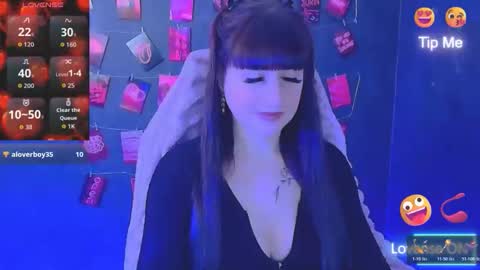 Caroline online show from February 2026 07:02:01 AM