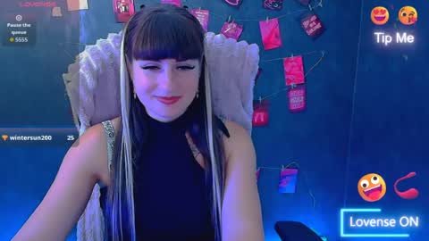 Snapshot of karolina_mia chatting on July 2026 05:54:02 AM Caroline online show from July 2026 05:54:02 AM