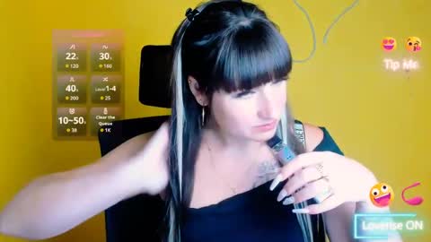 Snapshot of karolina_mia chatting on July 2026 05:55:02 AM Caroline online show from July 2026 05:55:02 AM