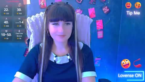 Snapshot of karolina_mia chatting on July 2026 05:44:02 AM Caroline online show from July 2026 05:44:02 AM