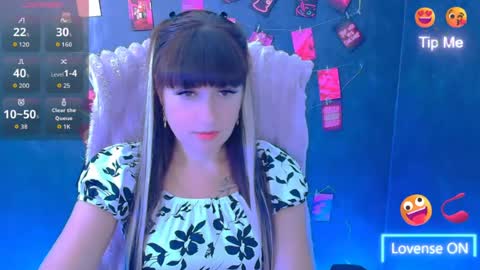 Snapshot of karolina_mia chatting on July 2026 05:43:02 AM Caroline online show from July 2026 05:43:02 AM