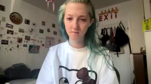 Karoline here online show from July 2026 09:40:01 AM