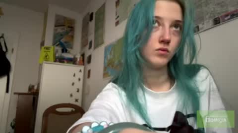 Karoline here online show from July 2026 06:15:01 PM