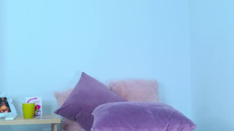 karolinahill online show from December 2024 09:42:02 PM