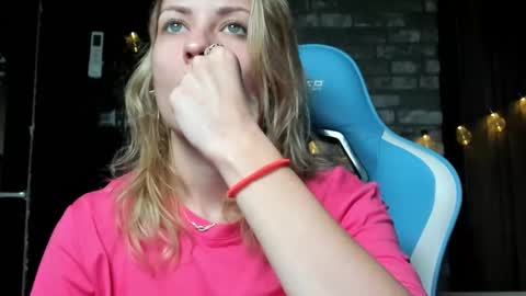 karoline121 online show from November 2025 06:41:02 PM