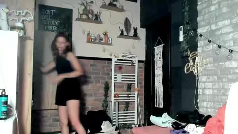 karoline121 online show from June 2026 01:32:02 AM