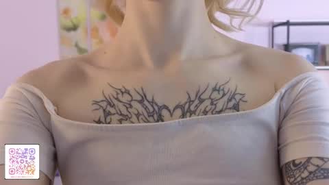Snapshot of karoline__whitee chatting on March 2026 10:14:02 PM Karoline online show from March 2026 10:14:02 PM