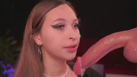 Caroline online show from June 2026 01:41:02 AM