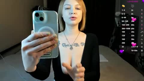 karolineneuer online show from April 2026 04:51:01 PM