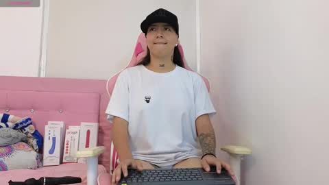 Snapshot of karollhorny chatting on February 2025 07:41:01 PM Karol online show from February 2025 07:41:01 PM