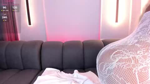 Karol online show from October 2025 04:42:01 AM