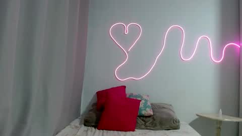 Snapshot of kasaltaradinho chatting on January 2025 11:43:02 PM Tamires e Maicon online show from January 2025 11:43:02 PM