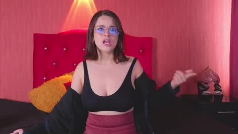 kassandra james online show from November 2025 02:05:01 PM