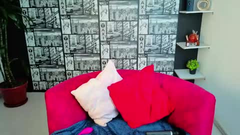 kassandra james online show from May 2026 01:18:02 PM