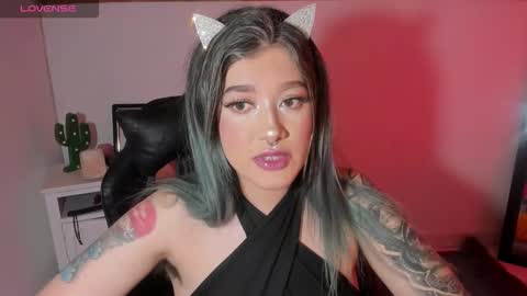 Alicia online show from November 2025 09:48:02 PM