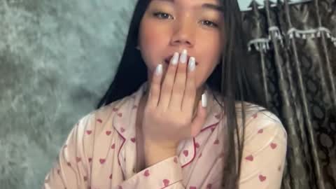 Snapshot of kat_hollandx chatting on January 2025 03:43:01 PM Majesty online show from January 2025 03:43:01 PM