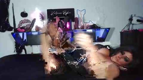 Snapshot of kat_n_bear chatting on November 2025 04:12:01 AM Sexywifekat23 online show from November 2025 04:12:01 AM