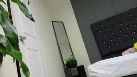 kataaleya__12 online show from December 2025 11:59:01 AM